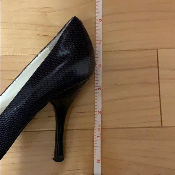 Enzo Anglioni 3.5” inch heels - Picture 6 of 8